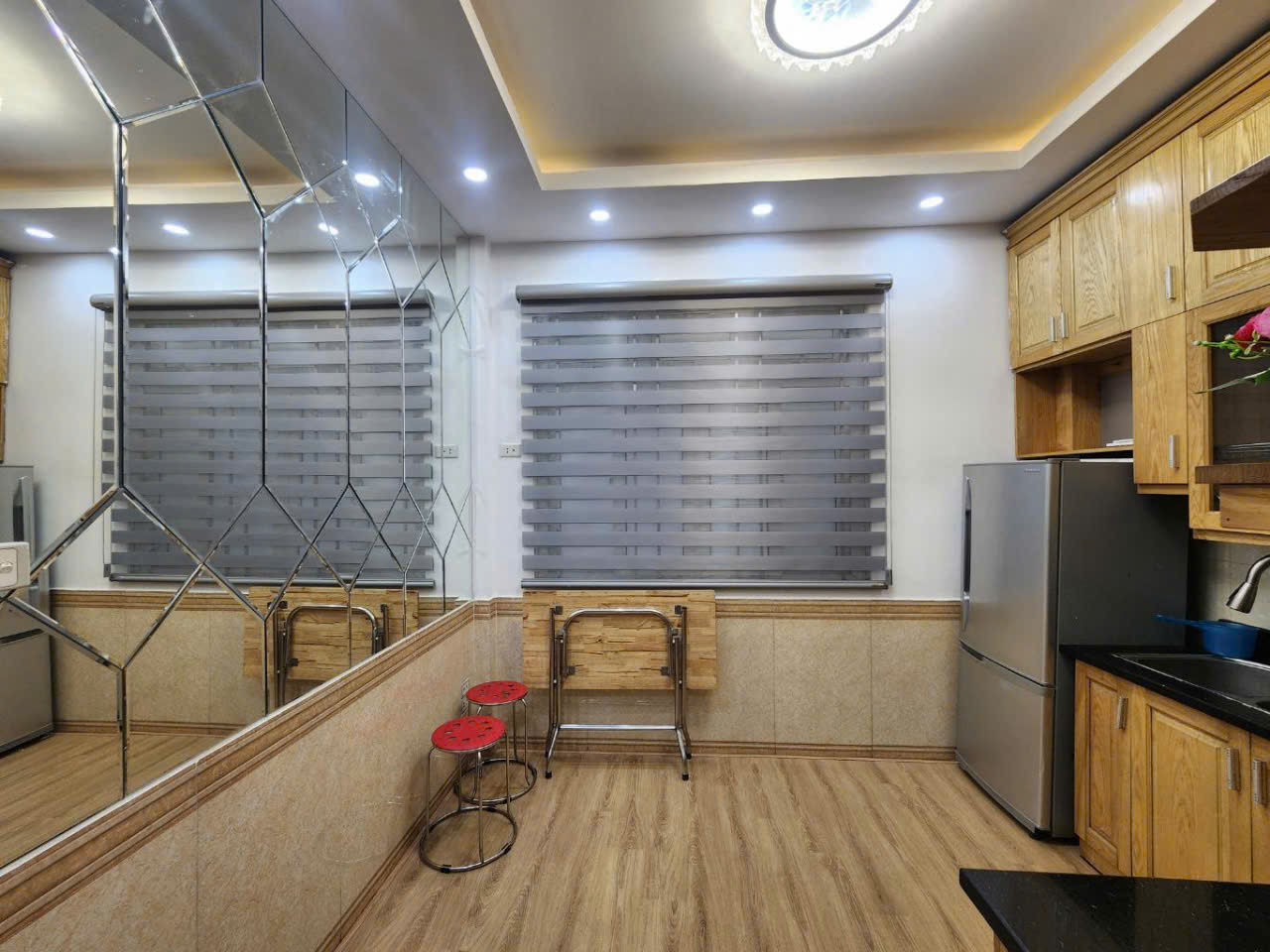 Bán nhà ngõ Thịnh Hào 3, một bước ra phố : DT 22m, giá 5tỷ1